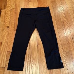 WOMEN’S LULULEMON WUNDER UNDER CROPPED ATHLETIC LEGGINGS PANTS SIZE: 6